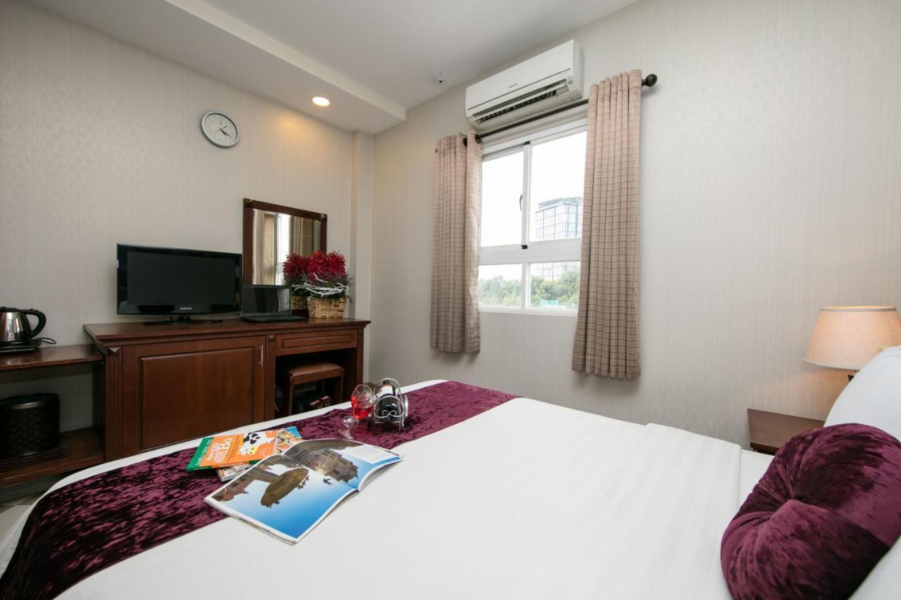 Quy Hung Hotel Central Ho Chi Minh City Exterior photo