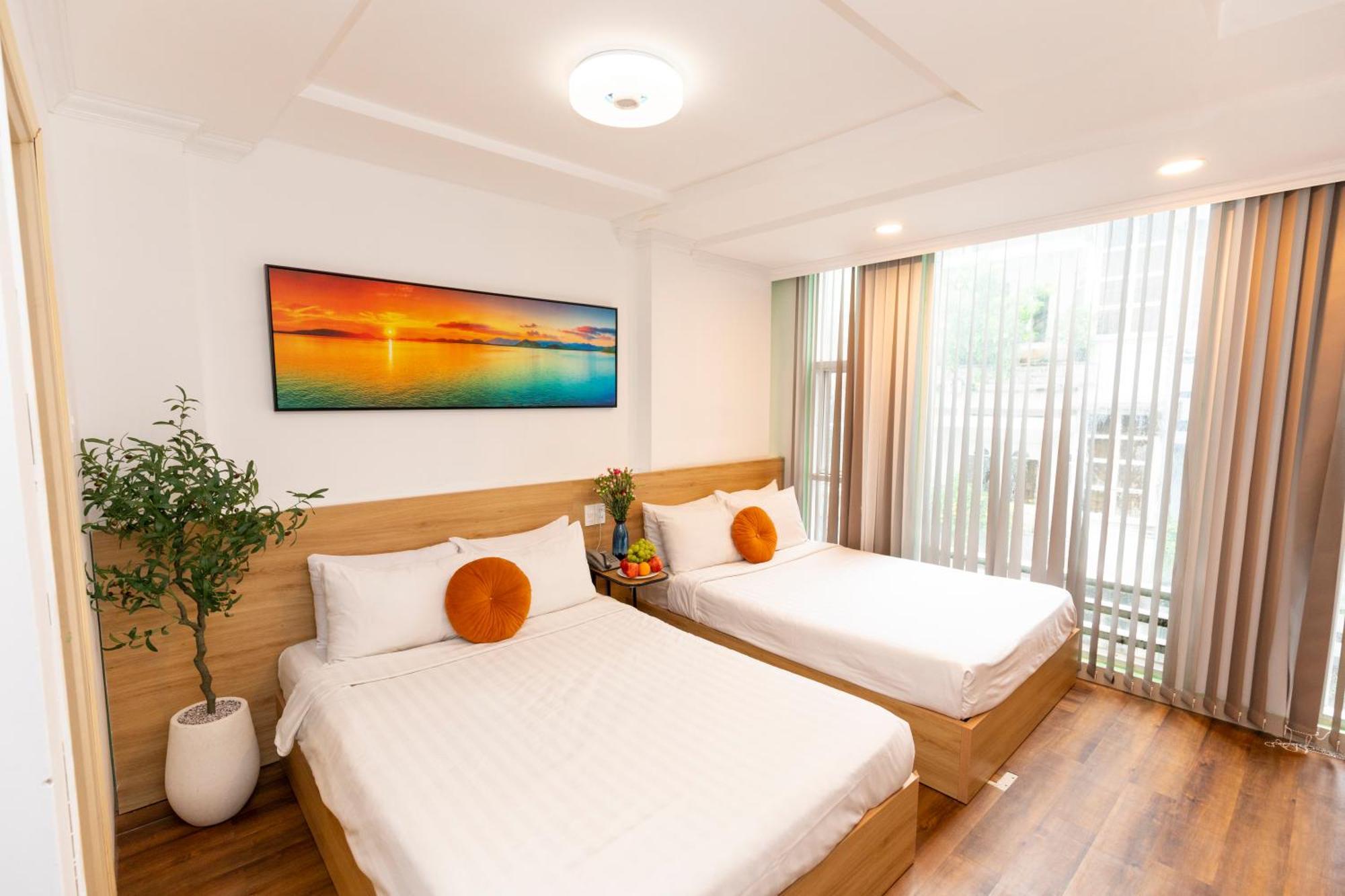 Quy Hung Hotel Central Ho Chi Minh City Exterior photo