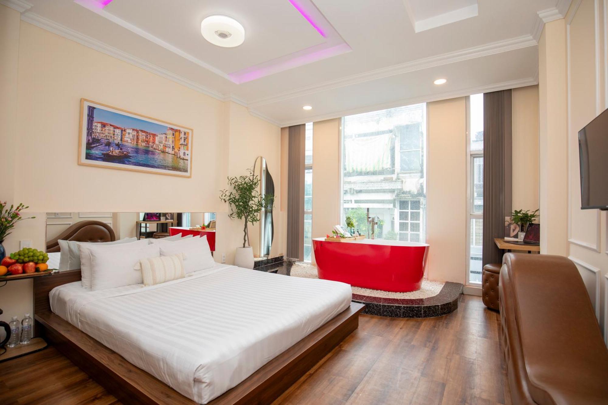 Quy Hung Hotel Central Ho Chi Minh City Exterior photo
