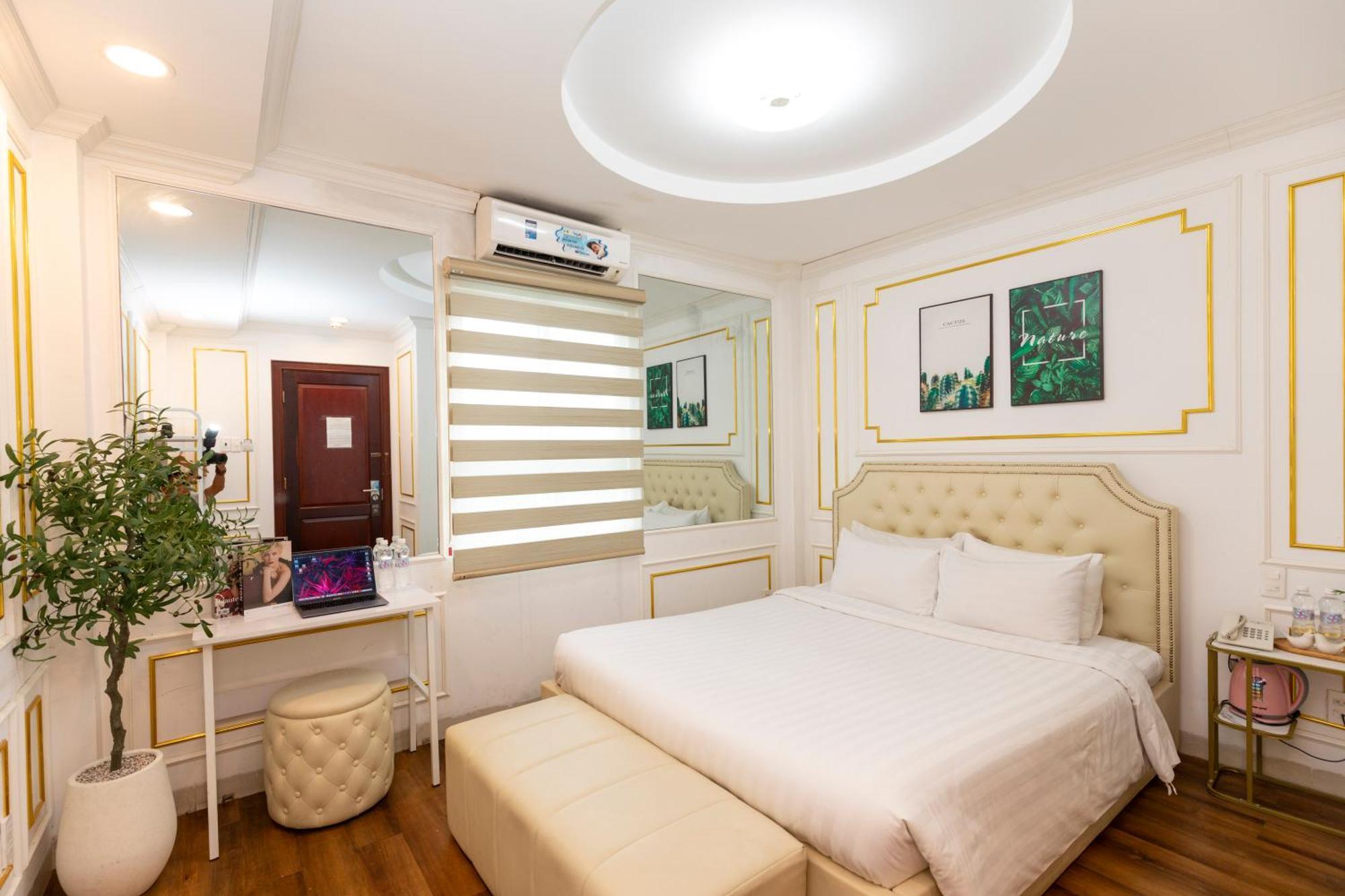 Quy Hung Hotel Central Ho Chi Minh City Exterior photo