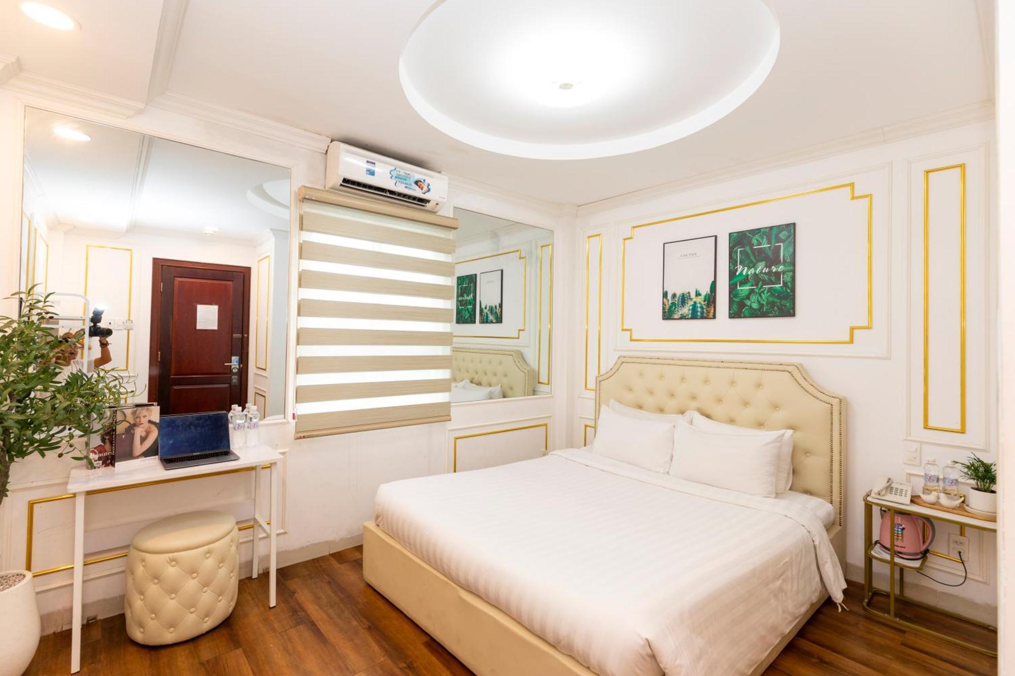 Quy Hung Hotel Central Ho Chi Minh City Exterior photo