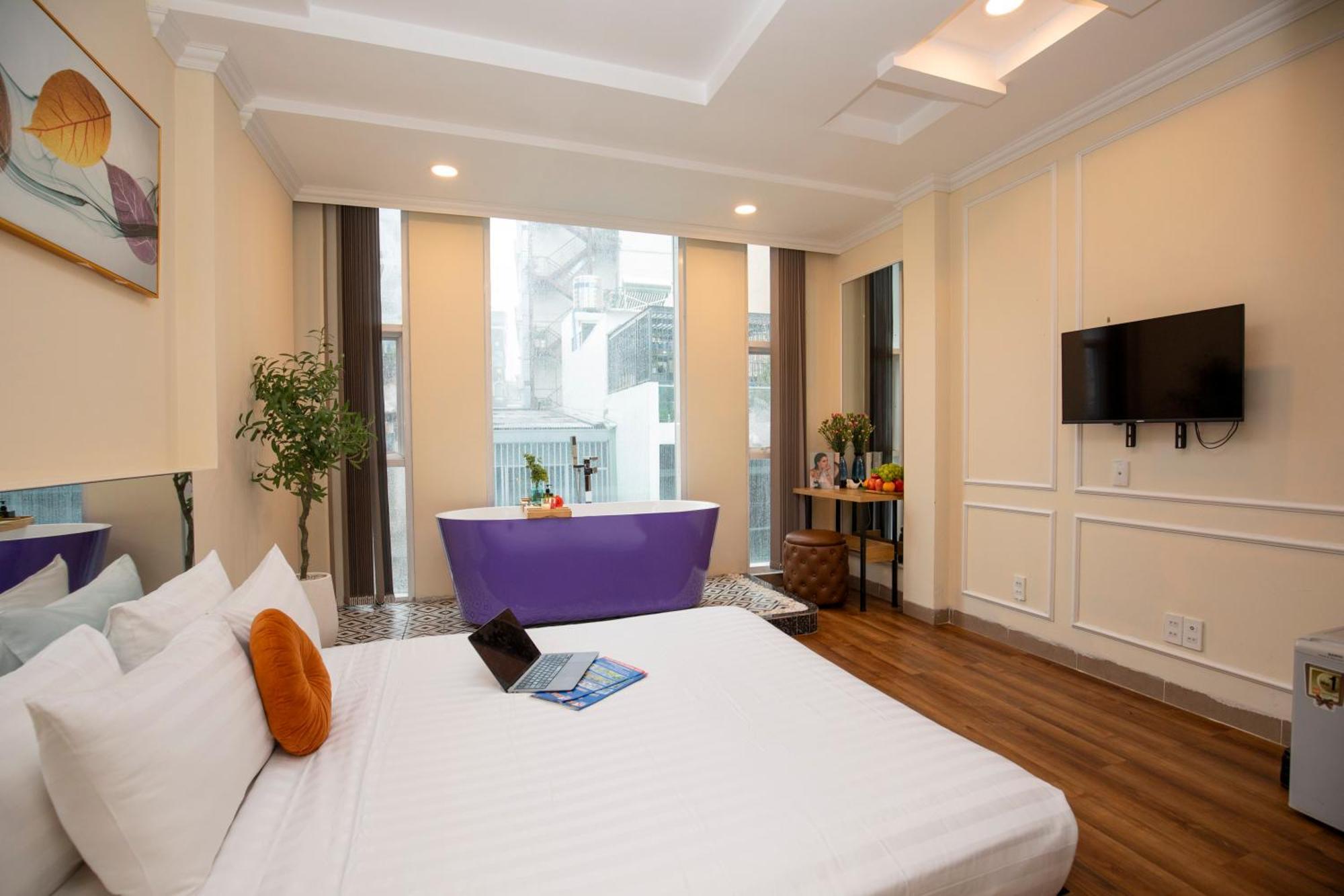 Quy Hung Hotel Central Ho Chi Minh City Exterior photo