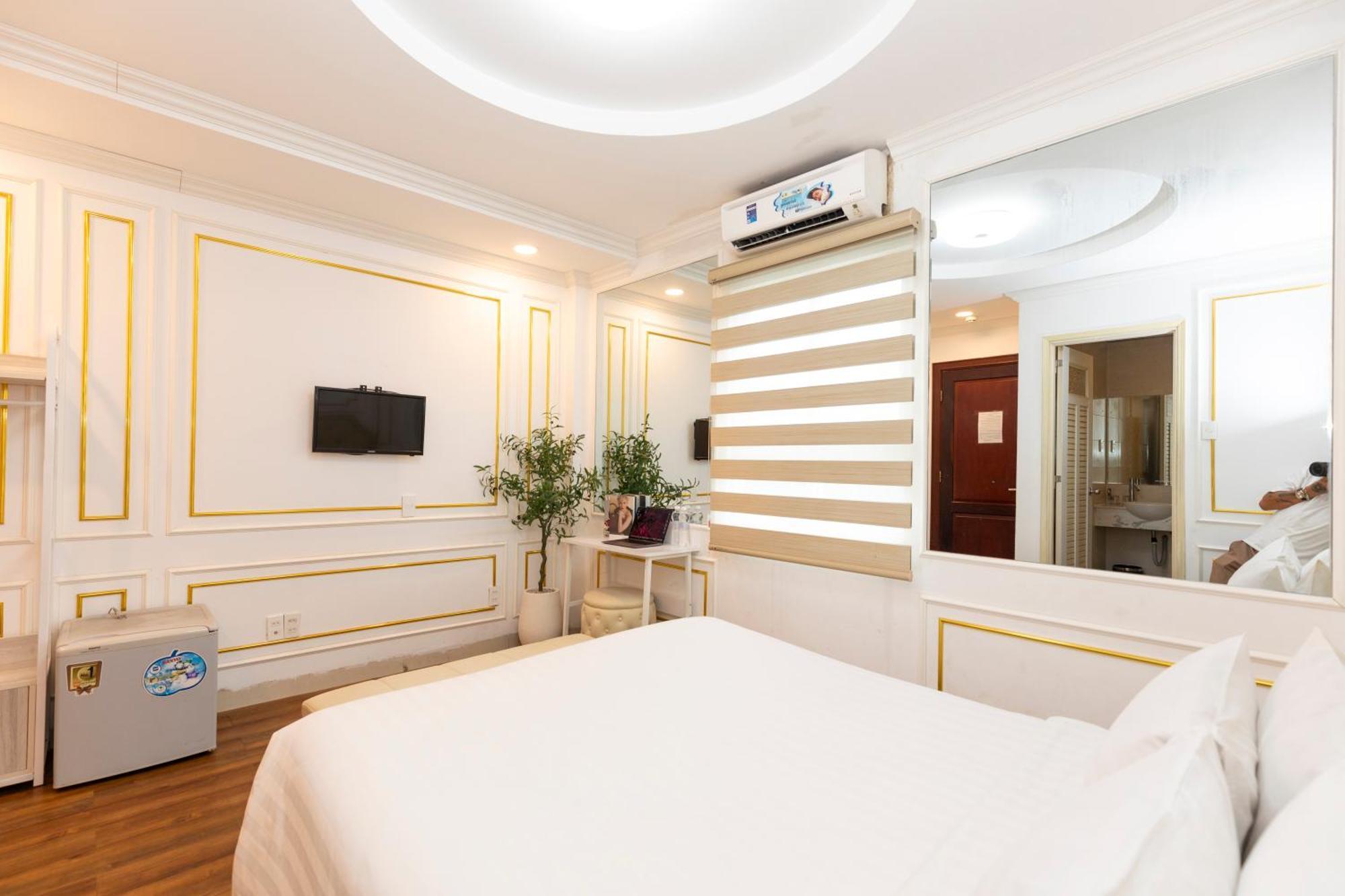 Quy Hung Hotel Central Ho Chi Minh City Exterior photo