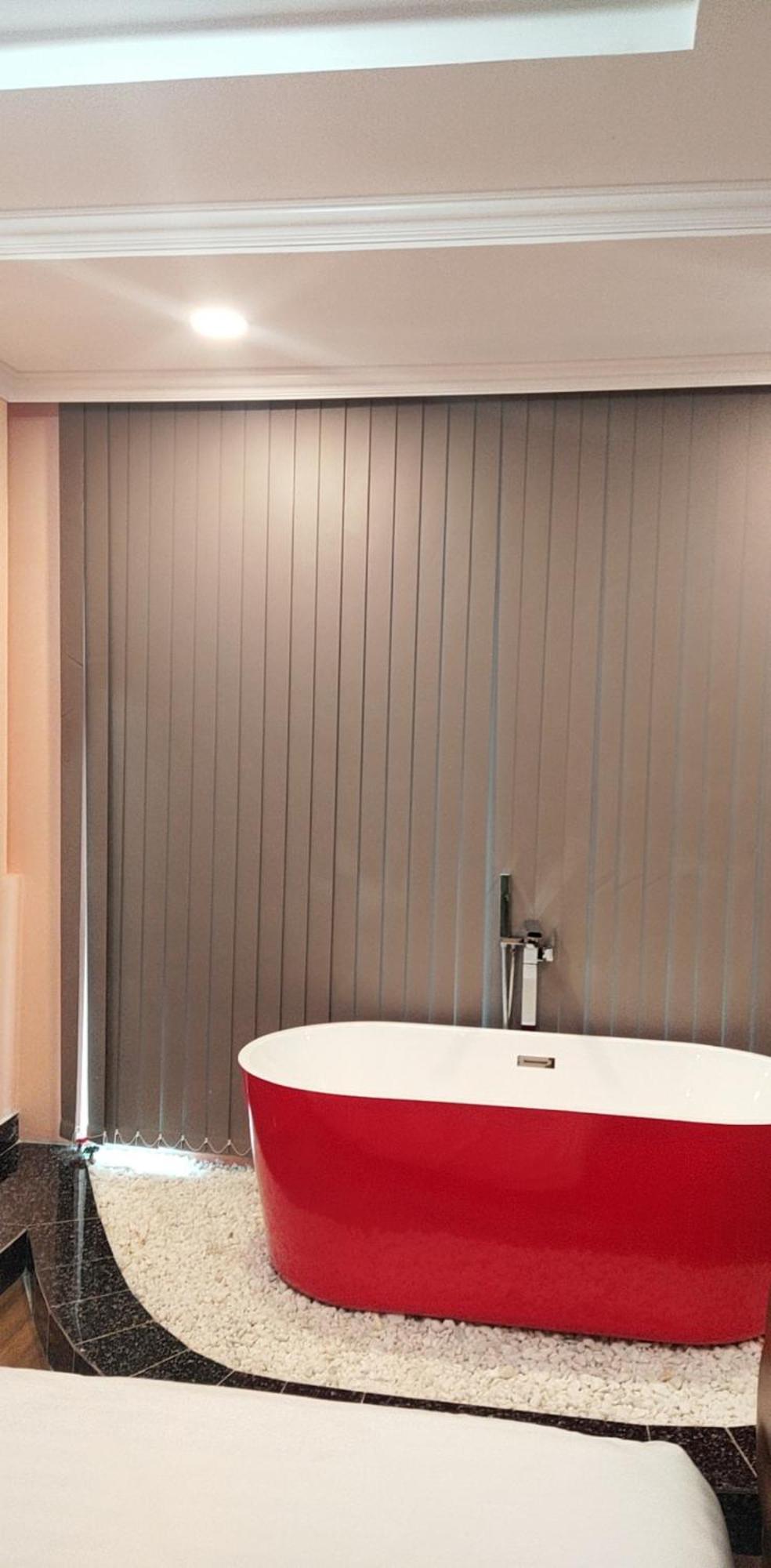 Quy Hung Hotel Central Ho Chi Minh City Room photo