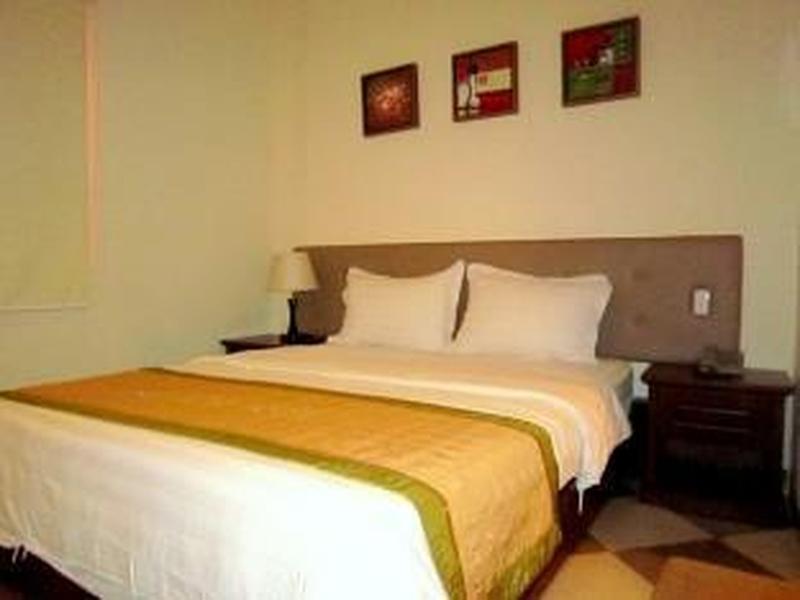 Quy Hung Hotel Central Ho Chi Minh City Exterior photo