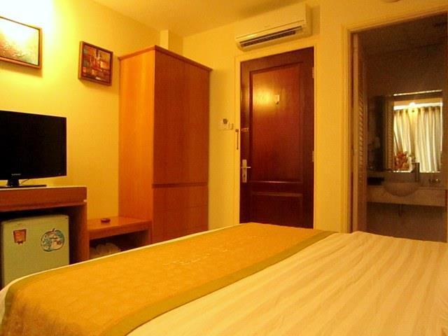 Quy Hung Hotel Central Ho Chi Minh City Exterior photo