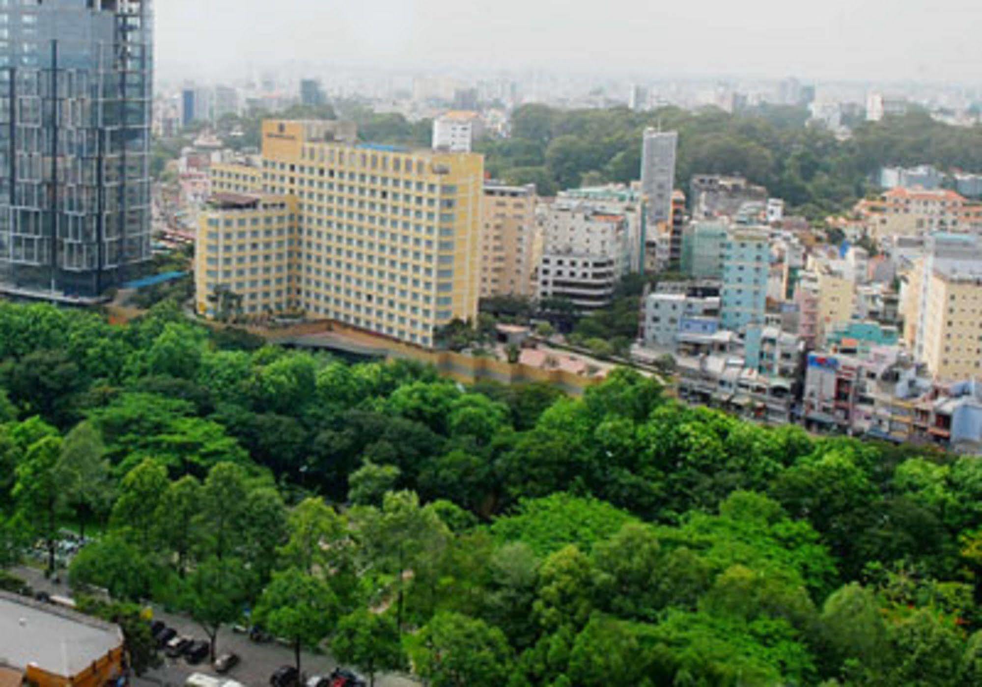 Quy Hung Hotel Central Ho Chi Minh City Exterior photo