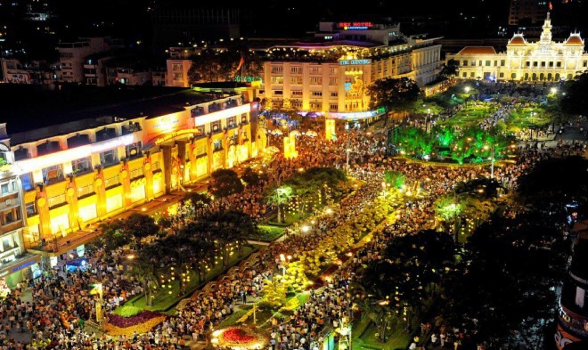 Quy Hung Hotel Central Ho Chi Minh City Exterior photo